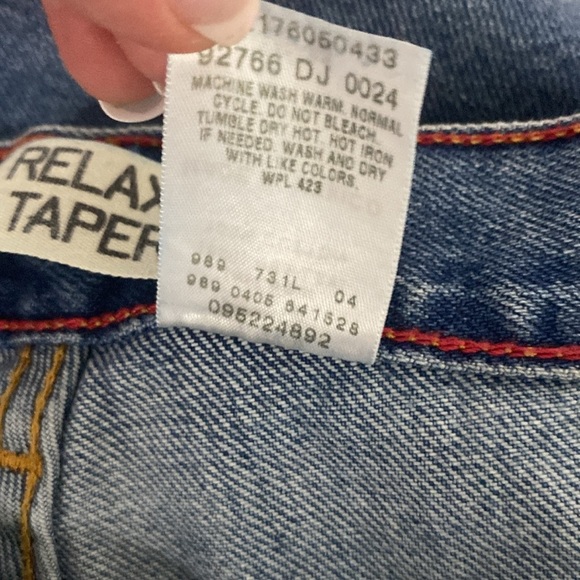 VINTAGE WOMENS LEVI’S 550 RELAXED FIT TAPERED LEG CLASSIC 100% COTTON HI RISE 16 - Picture 11 of 16